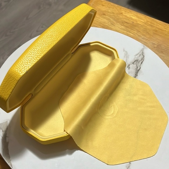 FINAL PRICE SWAROVSKI Hard Case/Yellow Eyeglass Case & Cleaning Cloth - Picture 4 of 15
